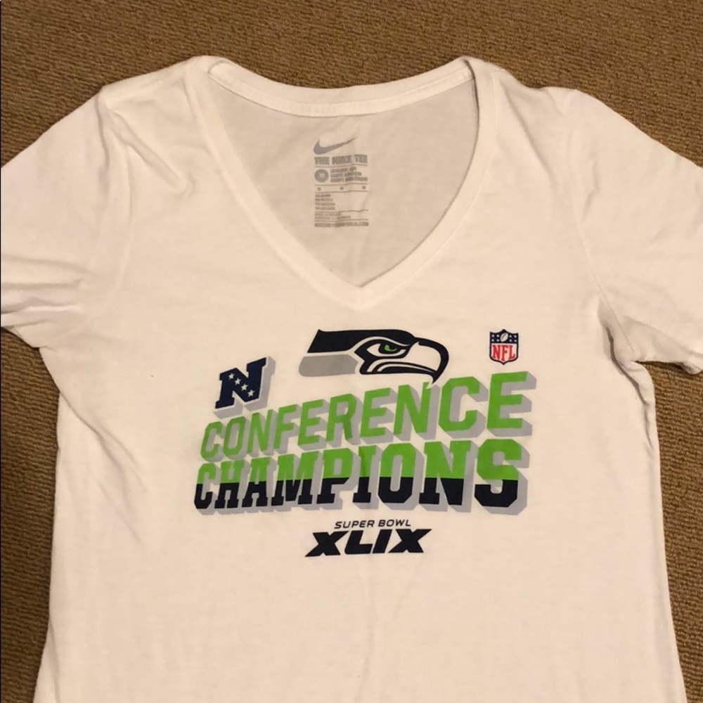 NIKE women seahawks white shirts